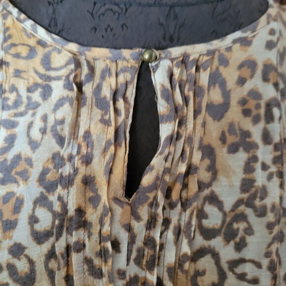 Leopard Print Christopher & Banks Womens Blouse Short Sleeve Small Lightweight S - Picture 6 of 8